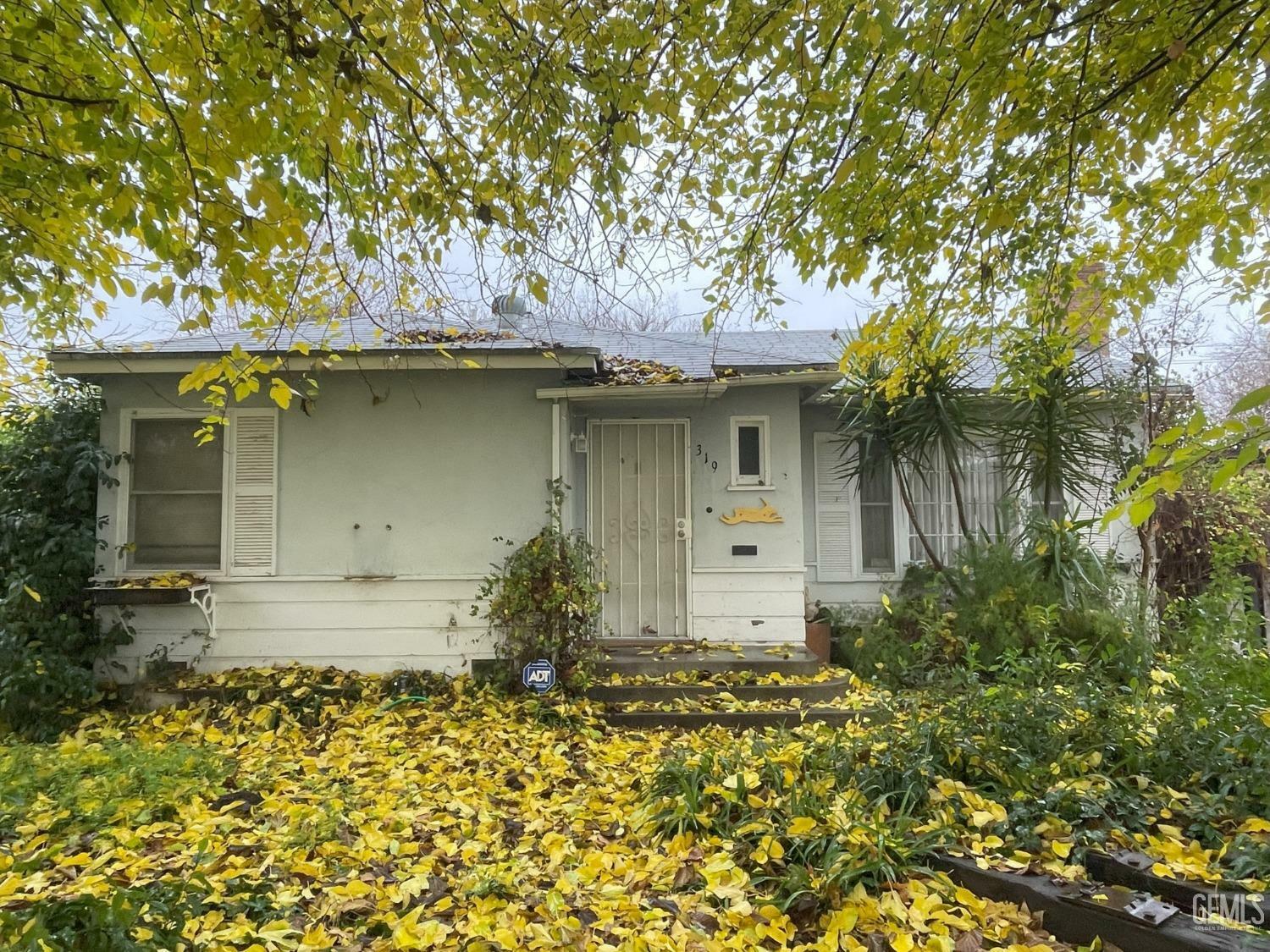 Property Photo:  319 Beech Street  CA 93304 