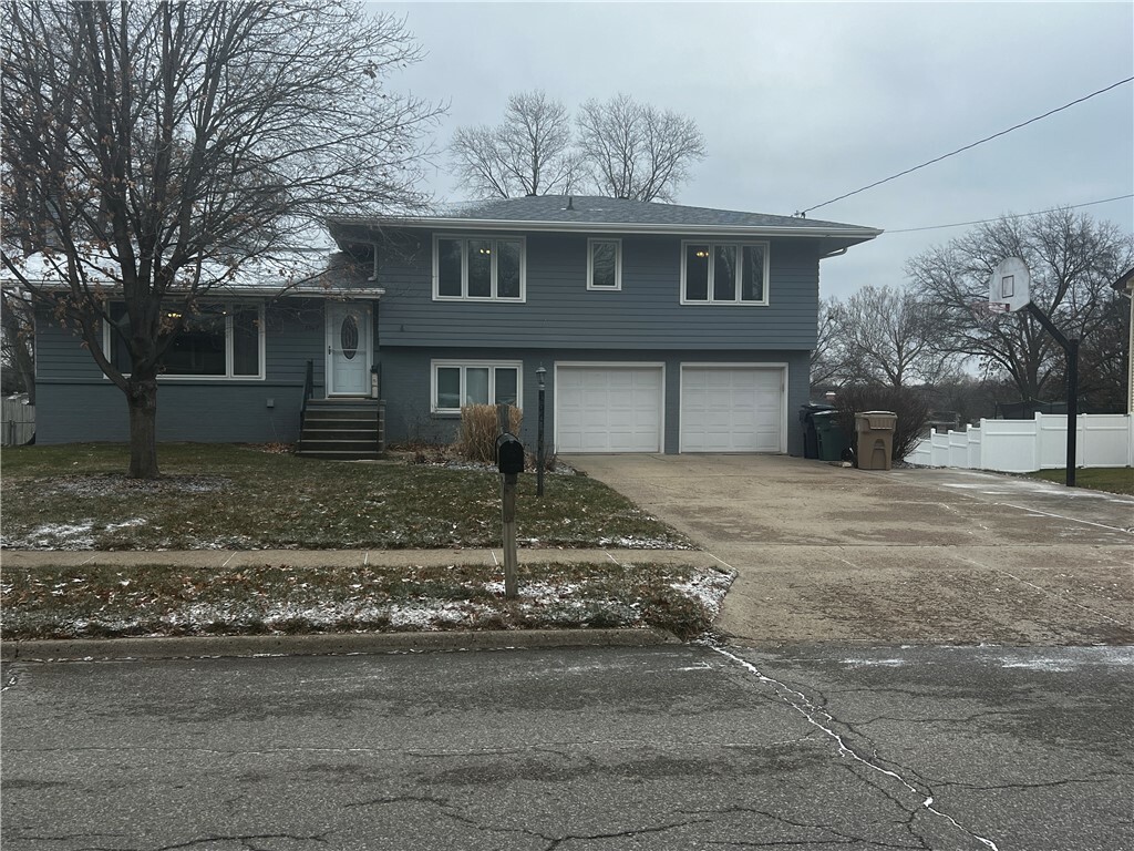 Property Photo:  3309 Mary Lynn Drive  IA 50322 