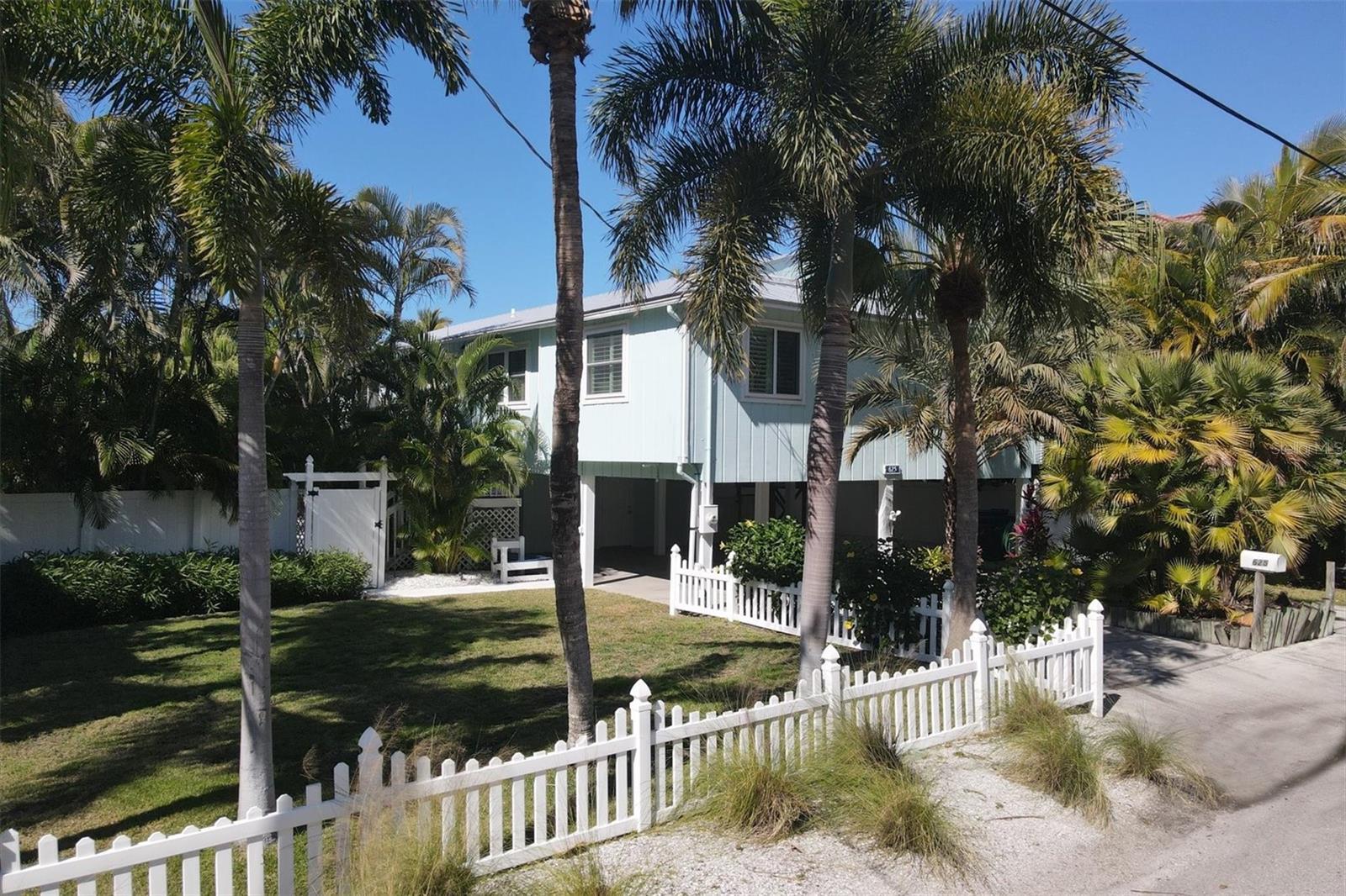 Property Photo:  625 Norton Street  FL 34228 