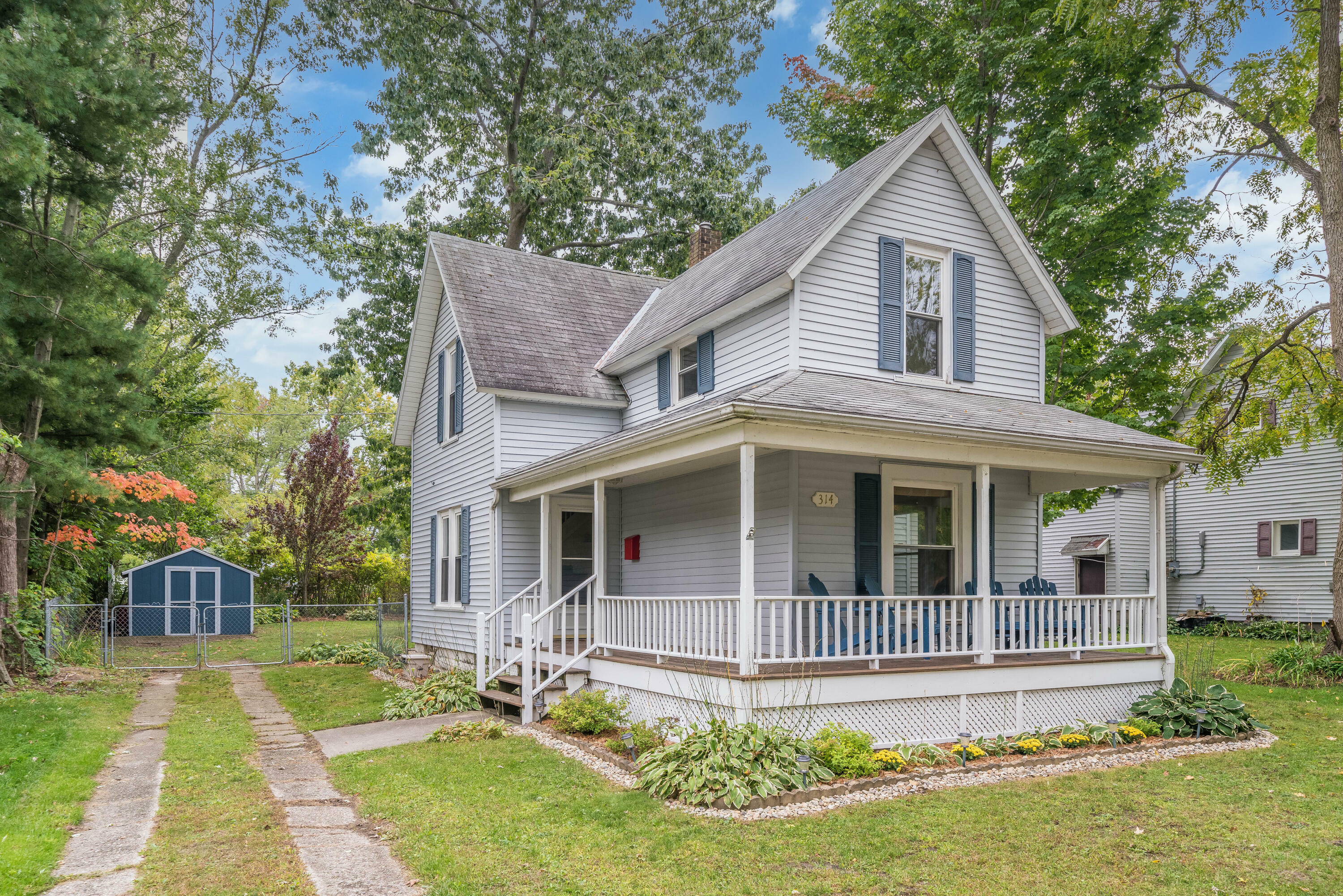 Property Photo:  314 Lyon Street  MI 49090 