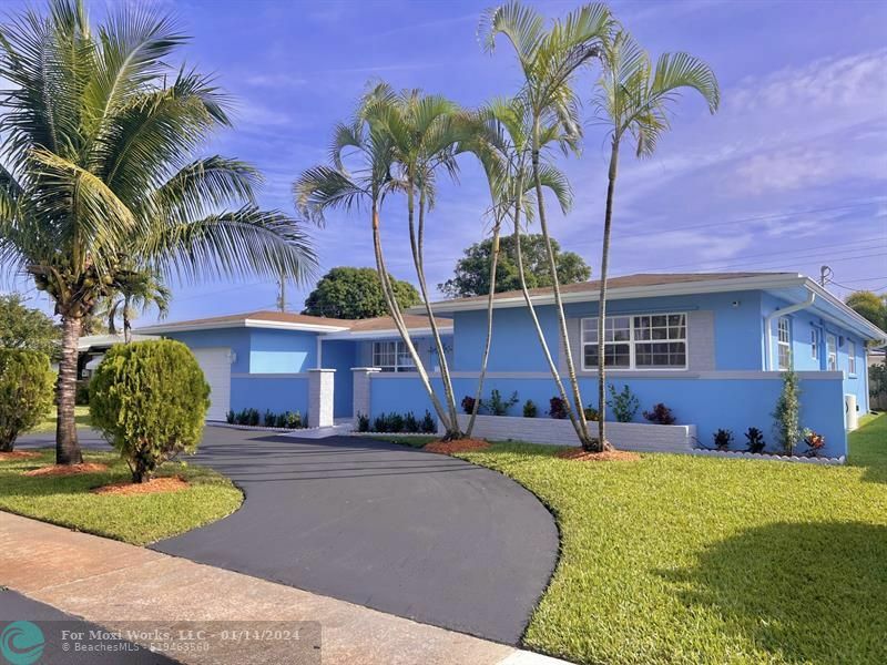 Property Photo:  701 SW 71st Ter  FL 33023 