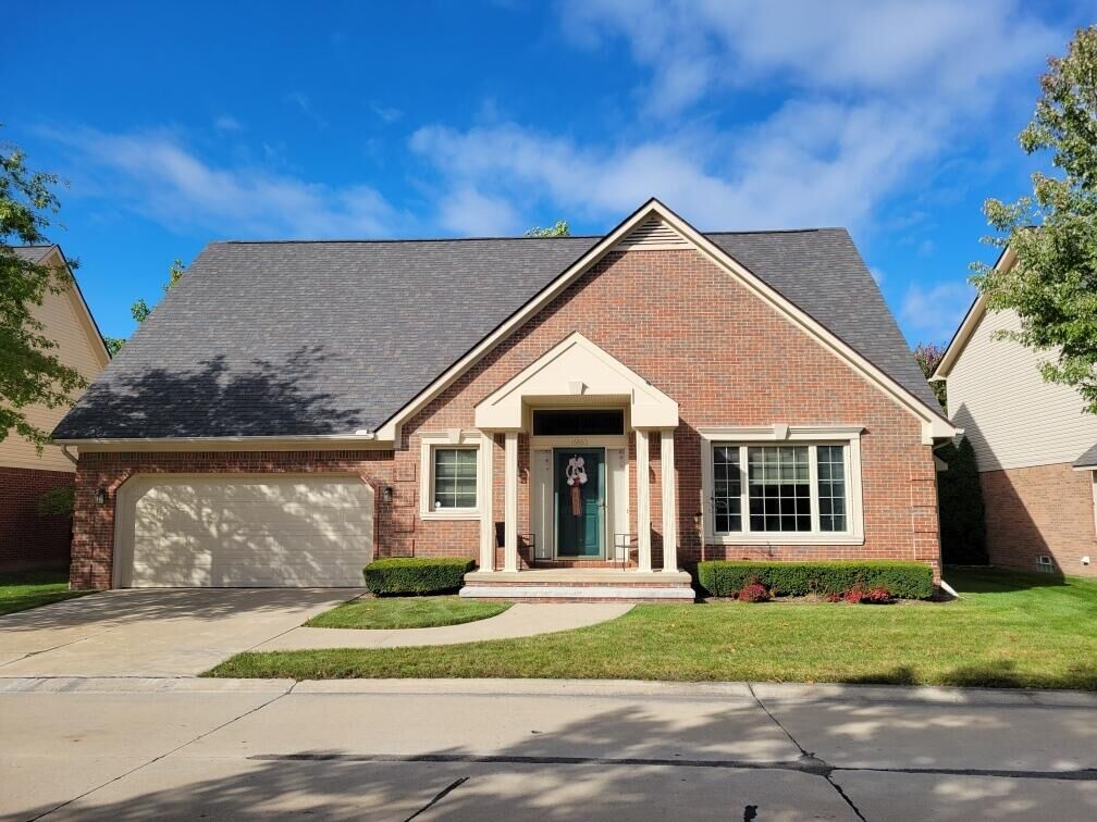 Property Photo:  16463 Waverly Circle  MI 48038 