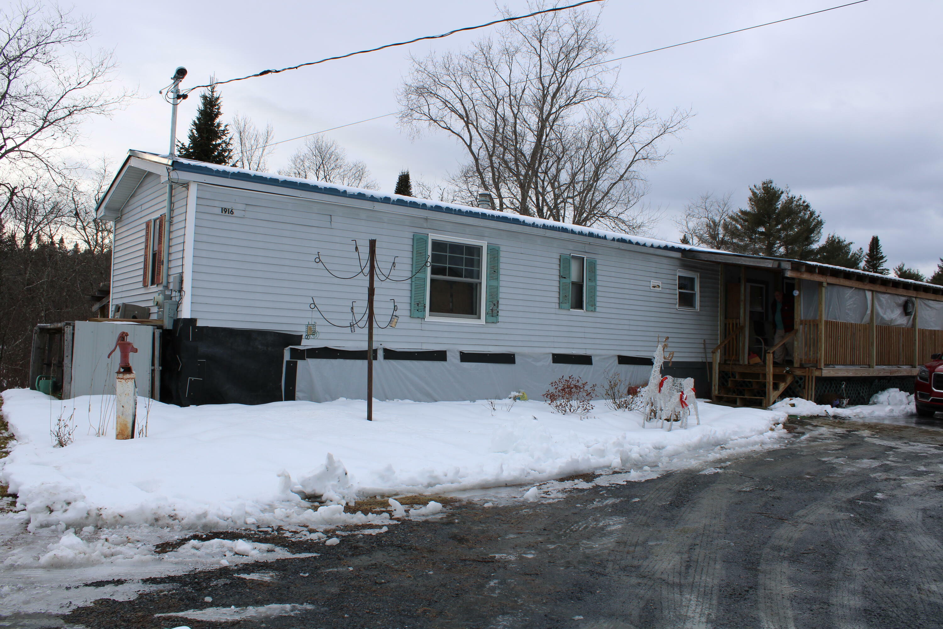 Property Photo: 1916 E Ridge Road ME 04976