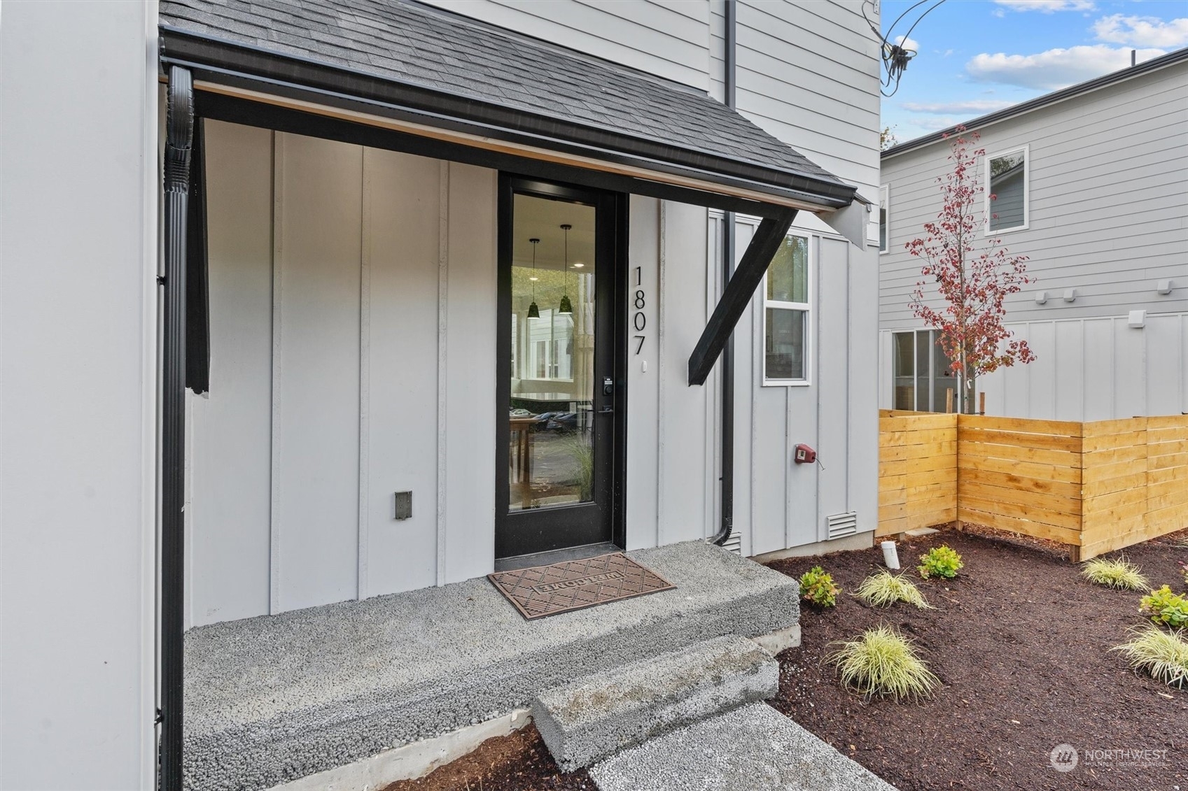 Property Photo:  1807 N 105th Street  WA 98133 