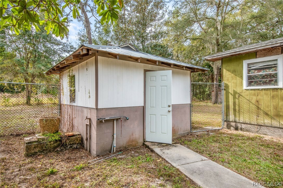 Property Photo:  2300 N Crede Avenue  FL 34428 