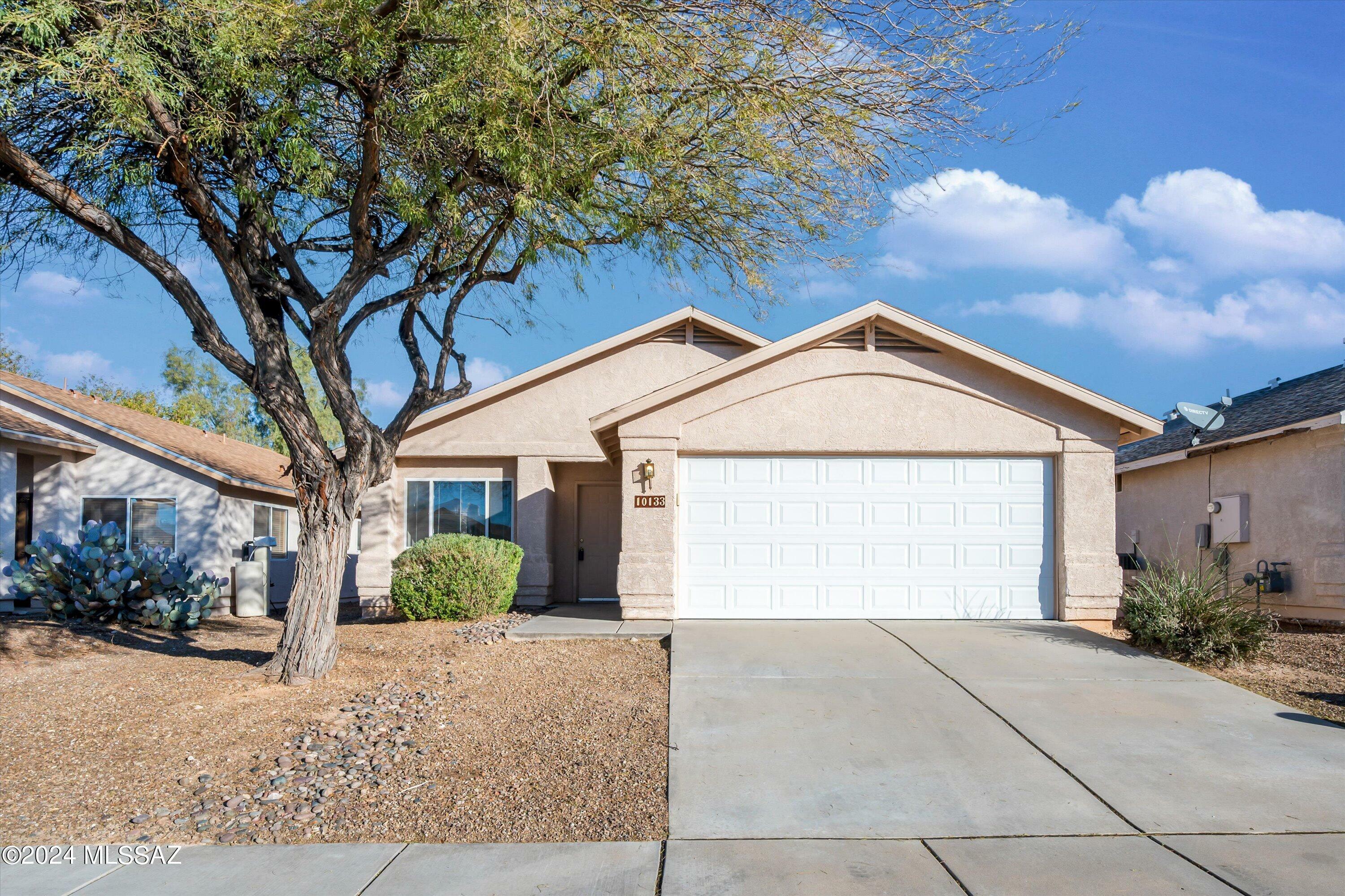 Property Photo:  10133 E Paseo San Ardo  AZ 85747 