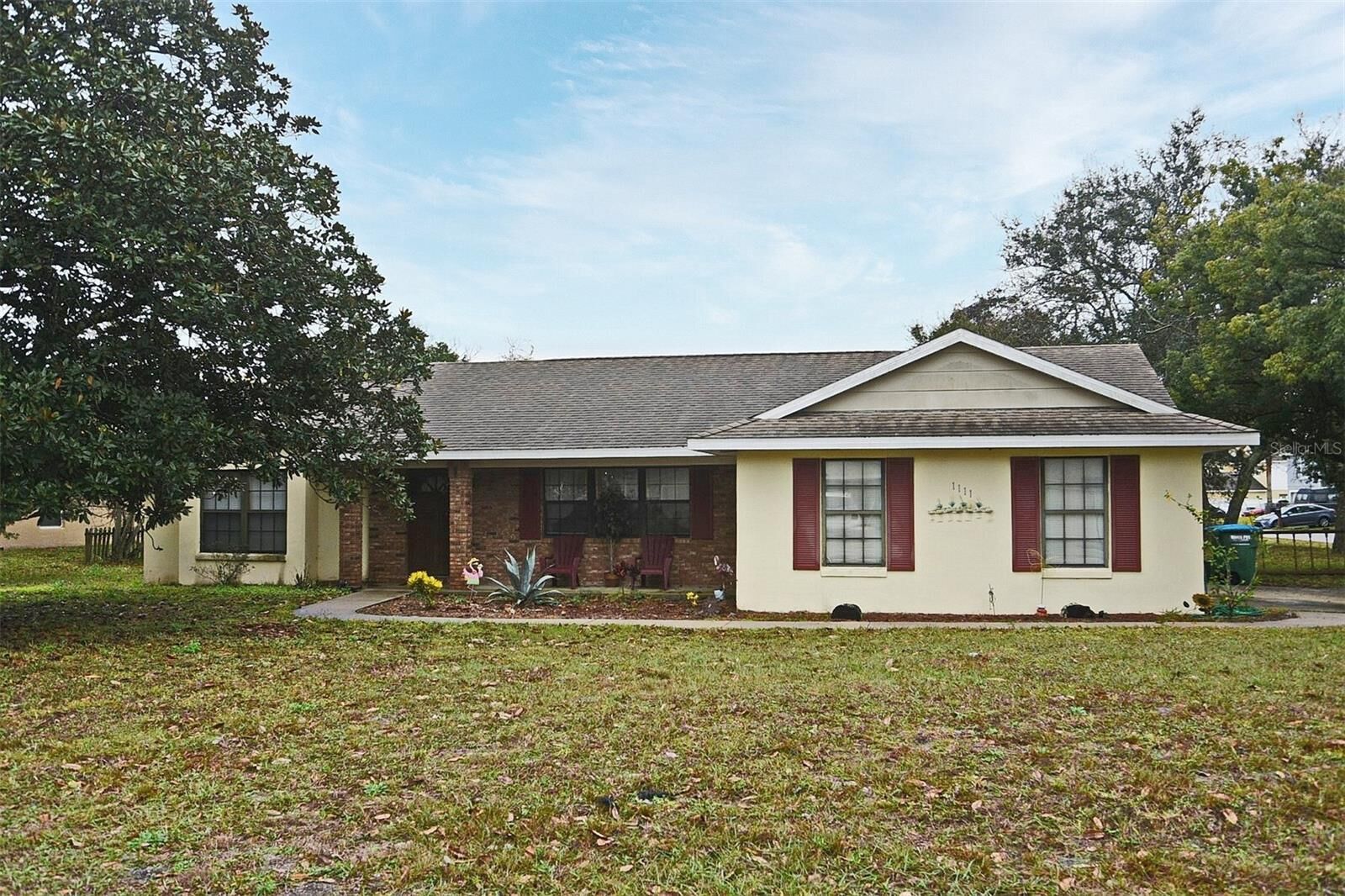 Property Photo:  1111 Adirondack Street  FL 32725 