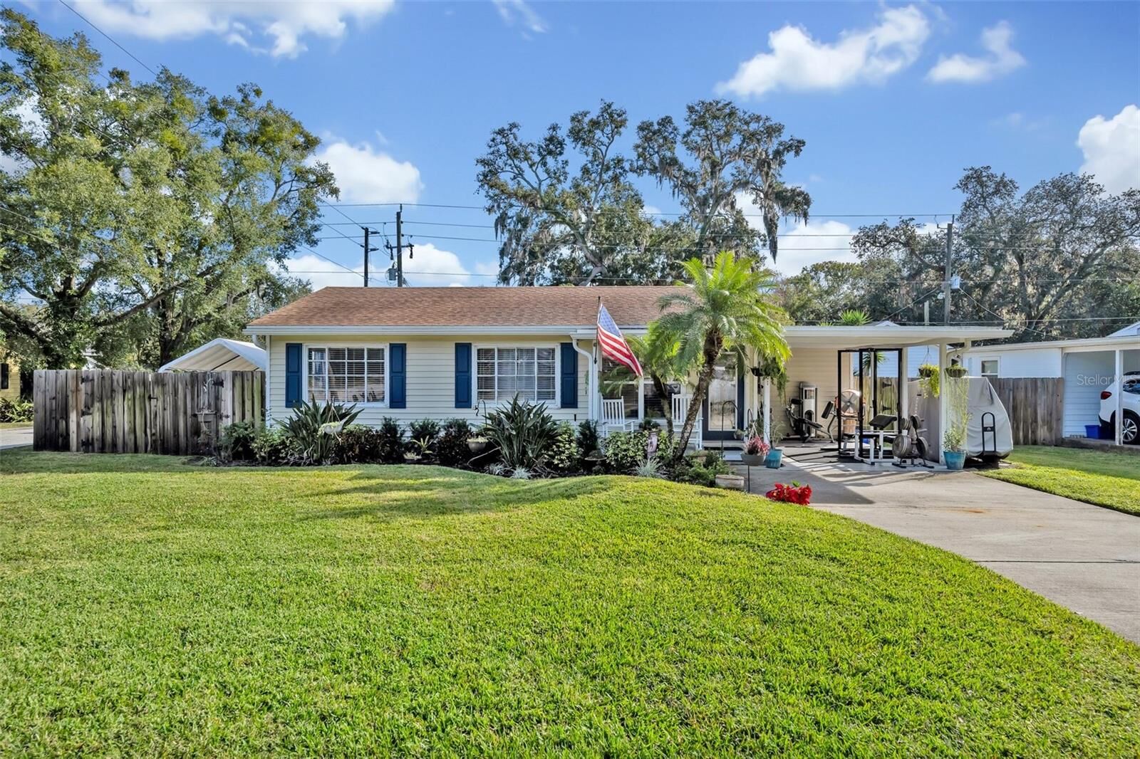 Property Photo:  2101 S Palmetto Avenue  FL 32771 