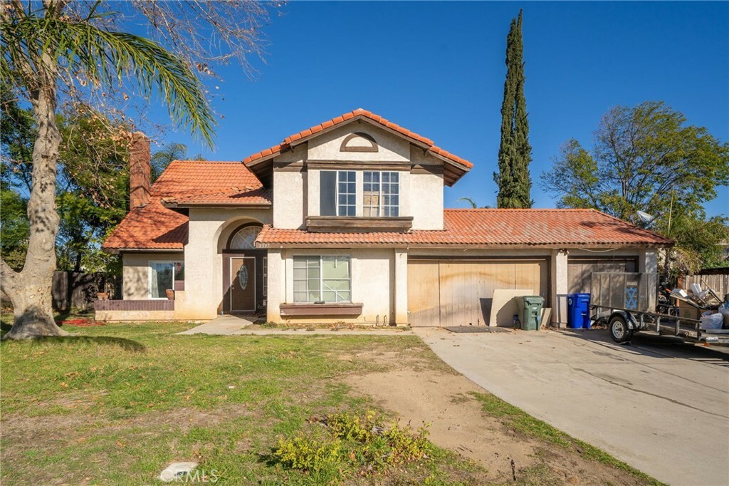 Property Photo:  2397 N Apple Avenue  CA 92377 