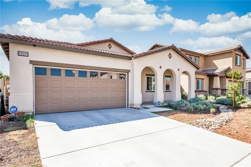 Property Photo:  24047 Dusty Trail Way  CA 92587 