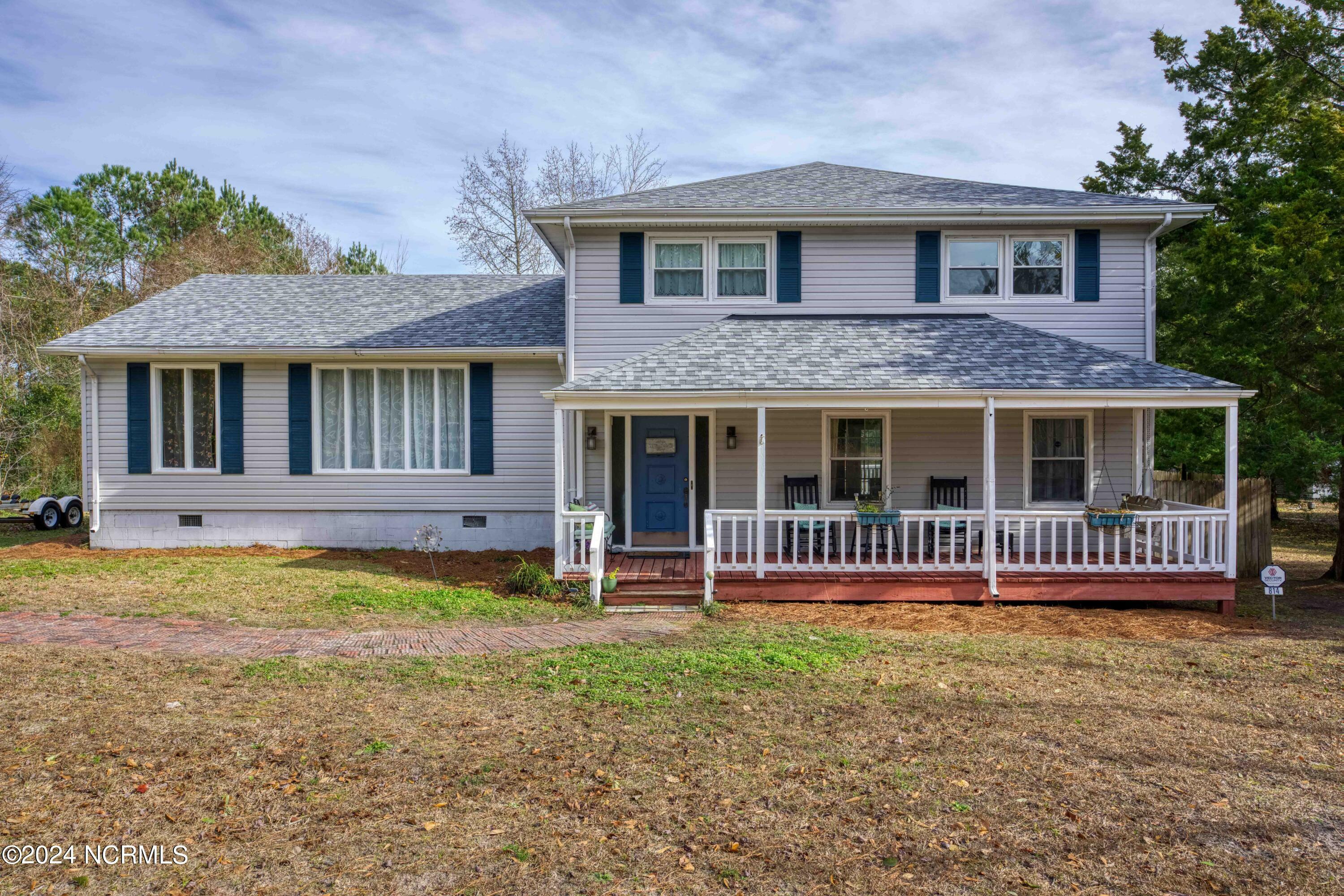 Property Photo:  814 E Ocean Road  NC 28445 