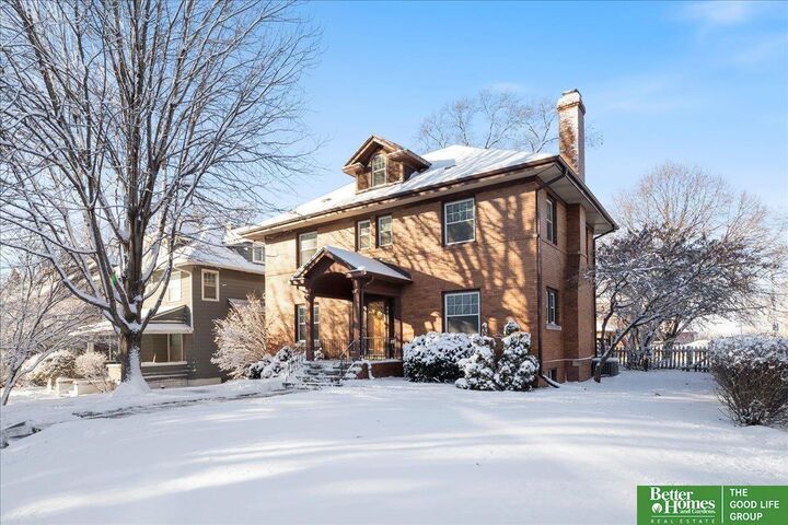 House for sale in Omaha 440 N 38 Avenue, Omaha, NE 68131