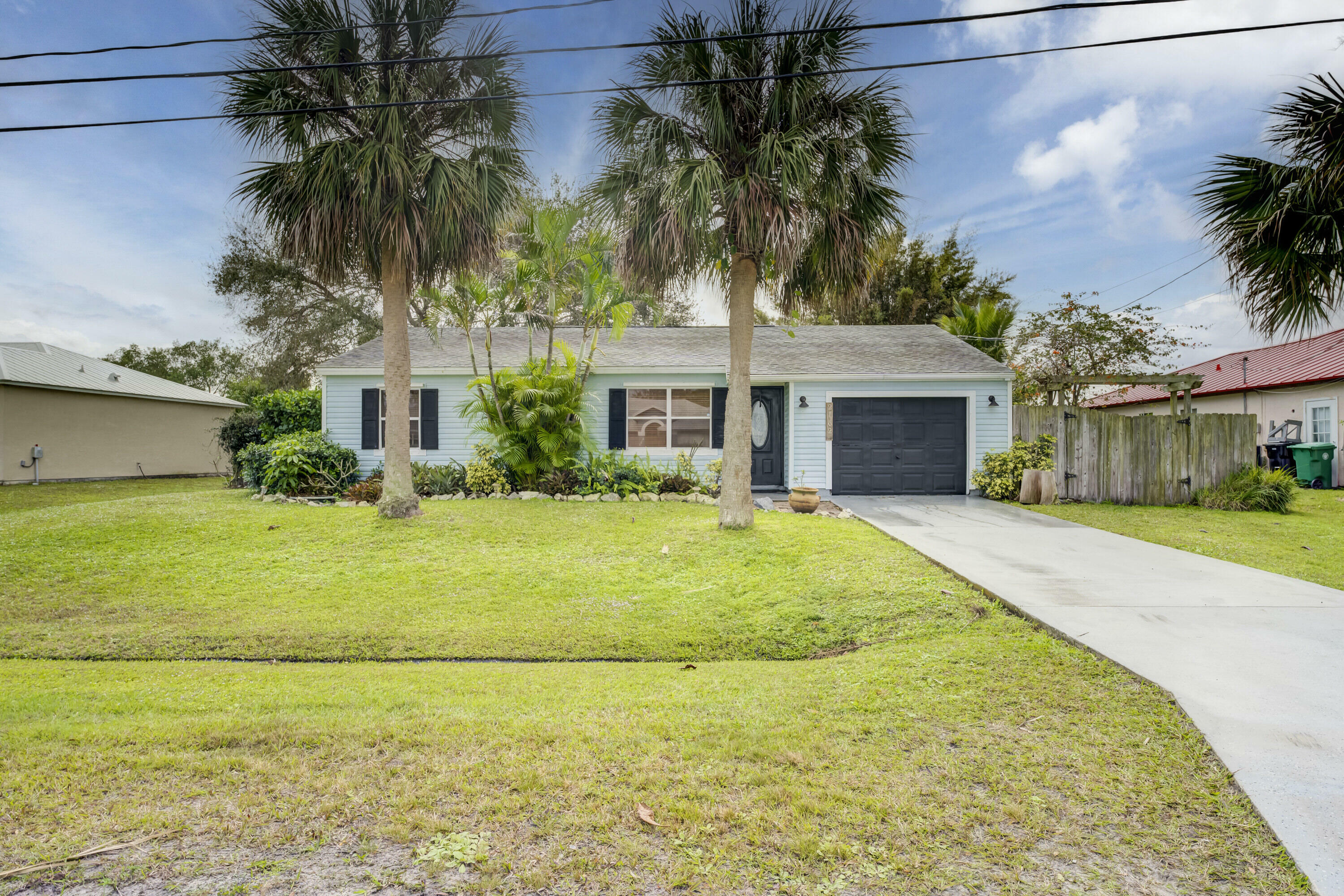 Property Photo:  2162 SE Heathwood Circle  FL 34952 