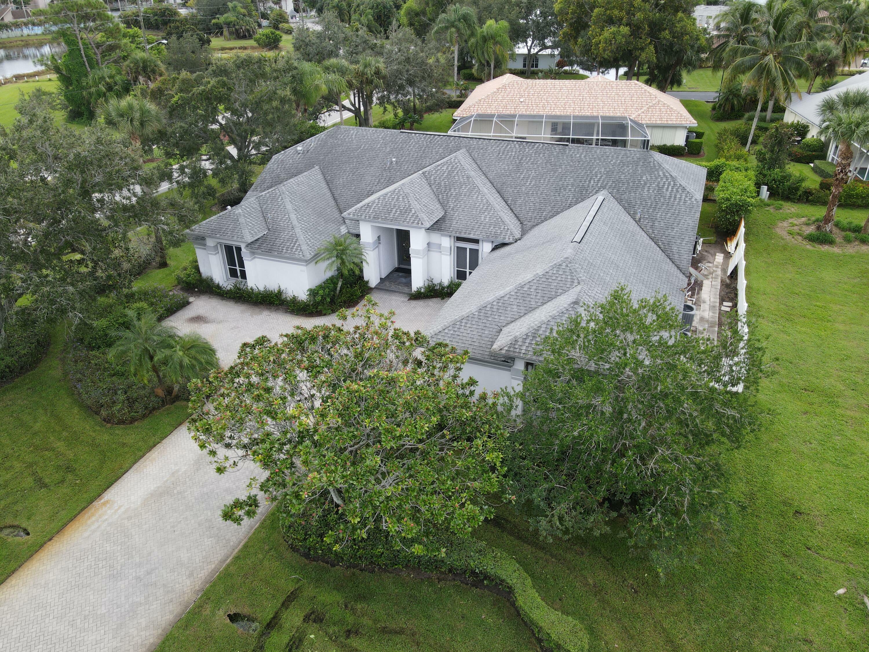 Property Photo:  1111 SE Westchester Drive  FL 34952 