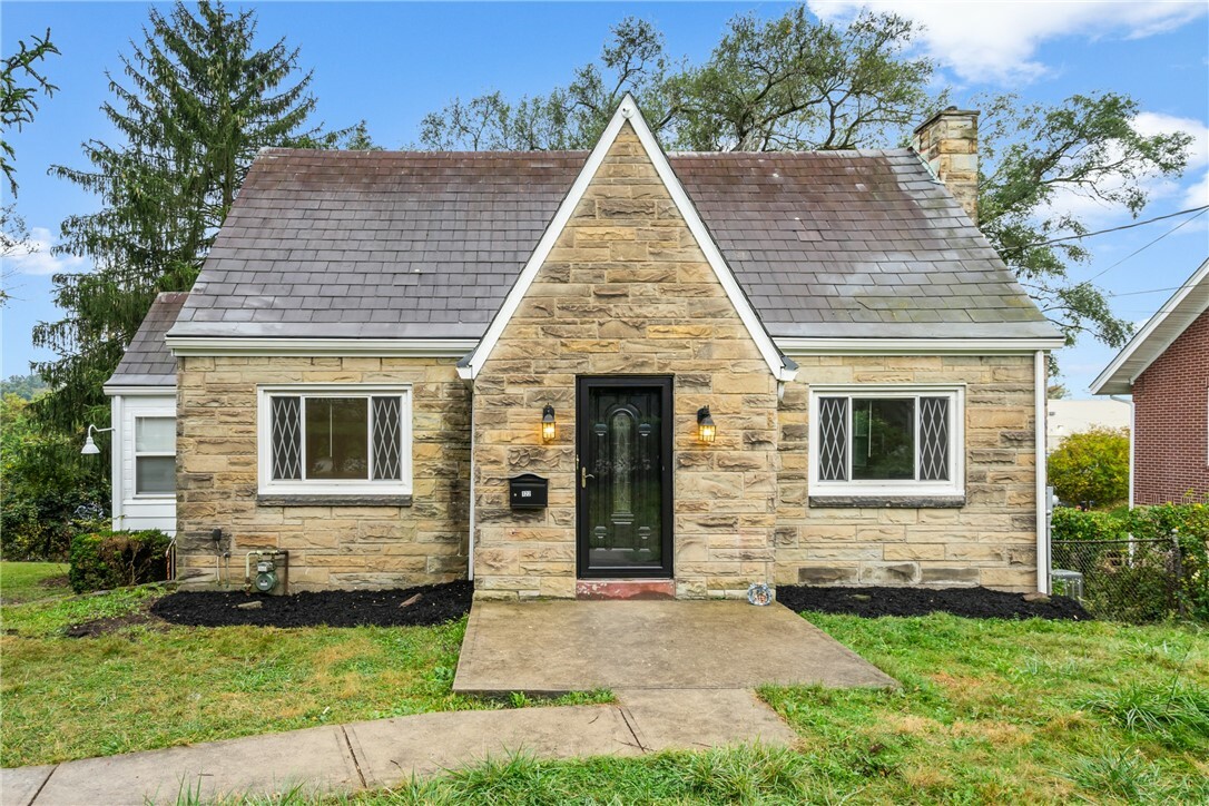 Property Photo:  122 Ritzland Rd  PA 15235 