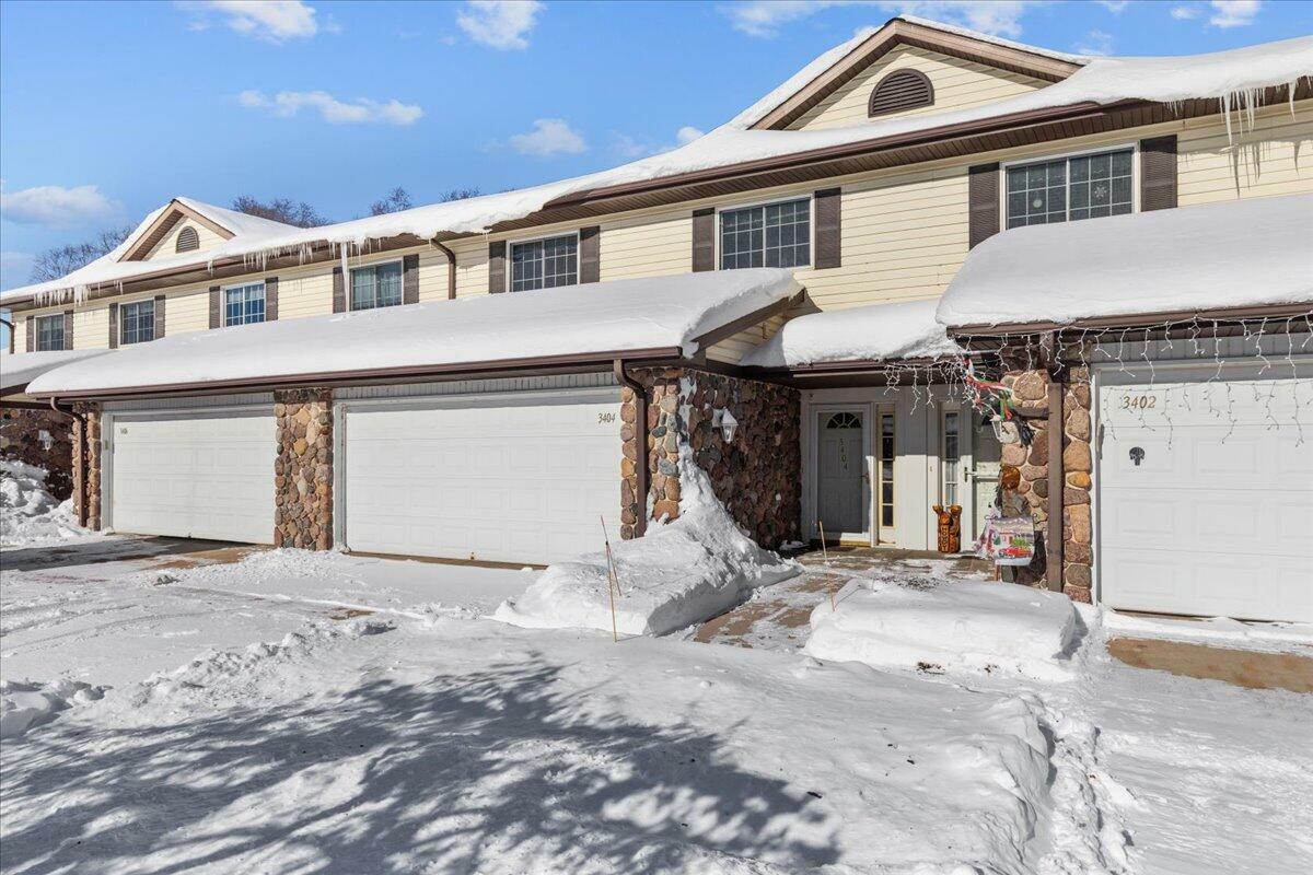 Property Photo: 3404 Caleb Ct WI 53090