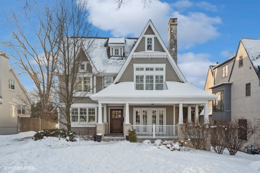 Property Photo:  626 S Quincy Street  IL 60521 