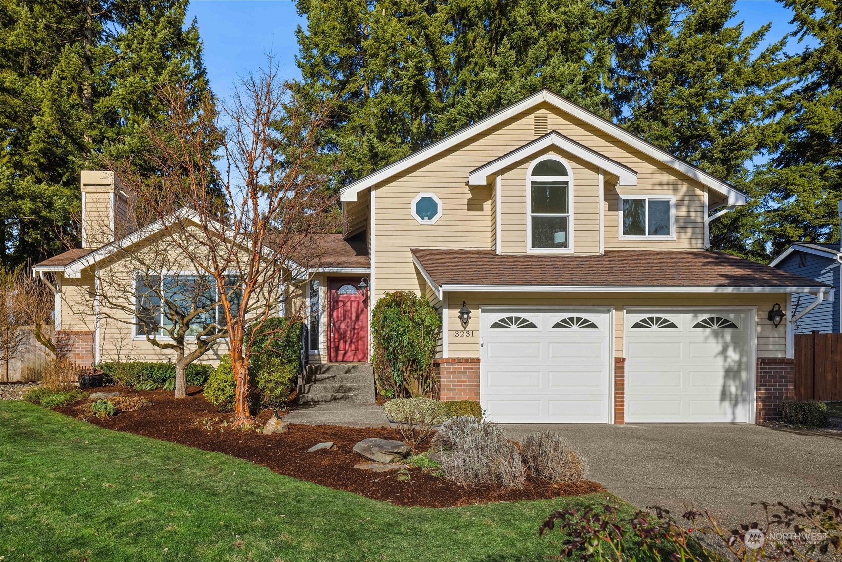 Property Photo: 3231 208th Place SE WA 98021