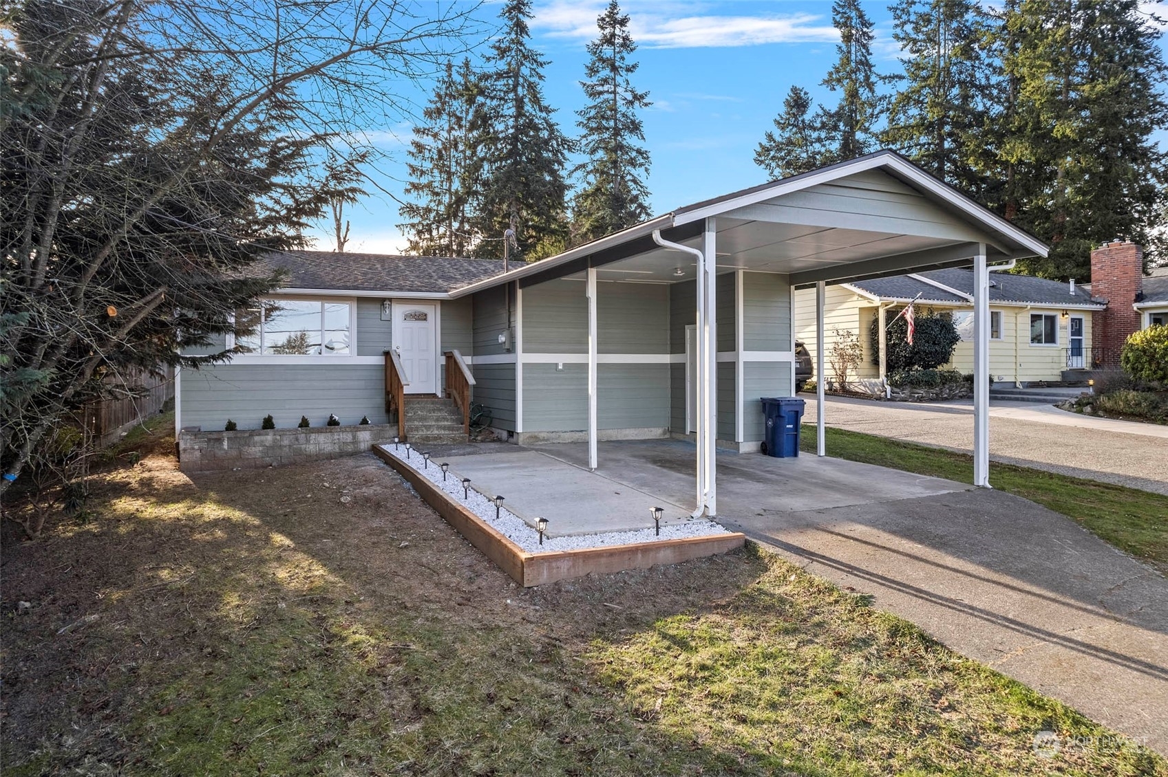 Property Photo:  1908 E Fir Street  WA 98273 