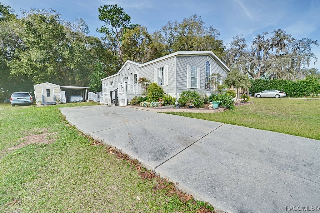 5098 S Castlelake Avenue  Floral City FL 34436 photo