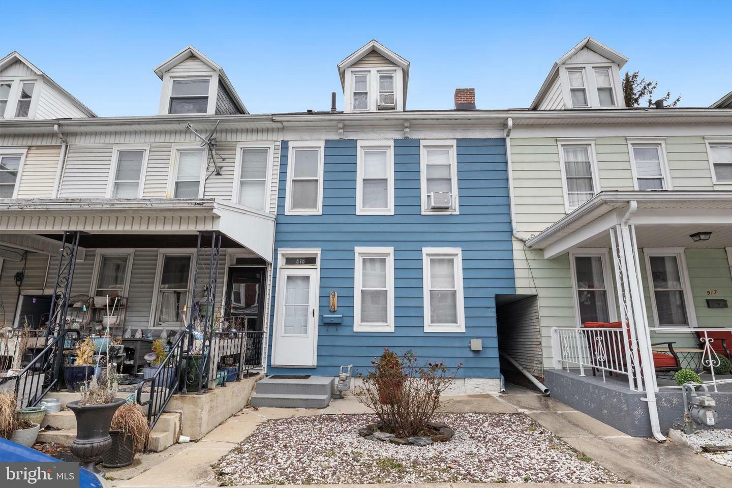 Property Photo:  919 W King Street  PA 17401 