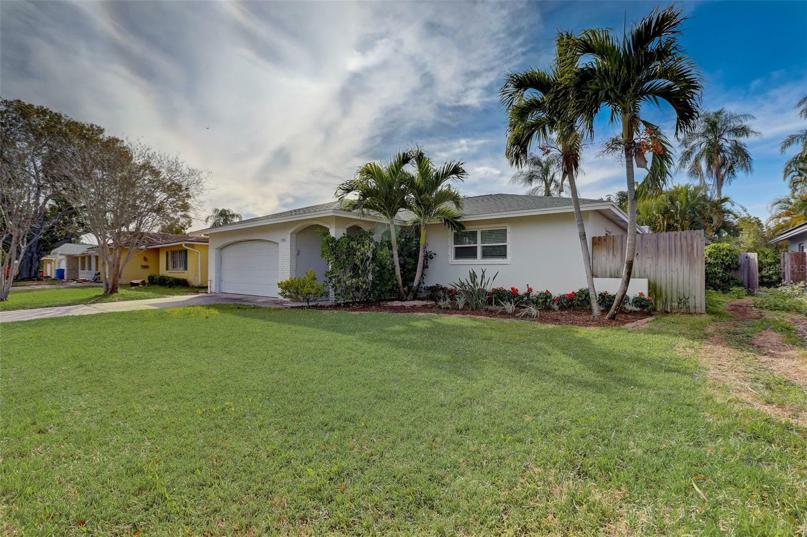 Property Photo:  5930 Denver Street NE  FL 33703 