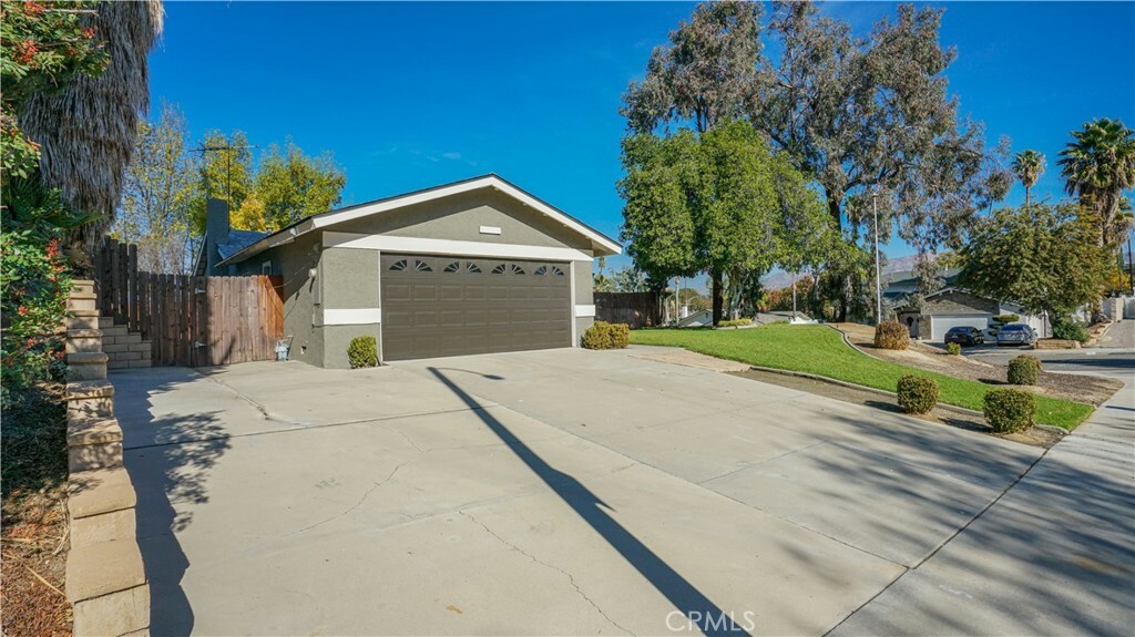 Property Photo:  2141 Stonefield Place  CA 92506 
