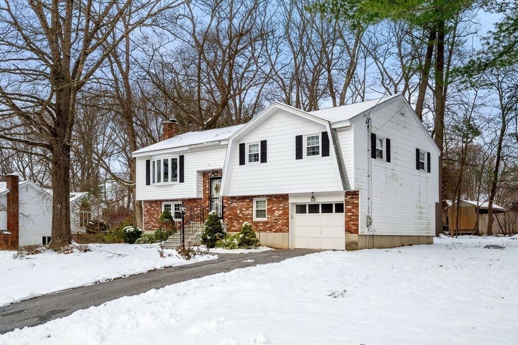 Property Photo: 41 Freeport Dr MA 01803