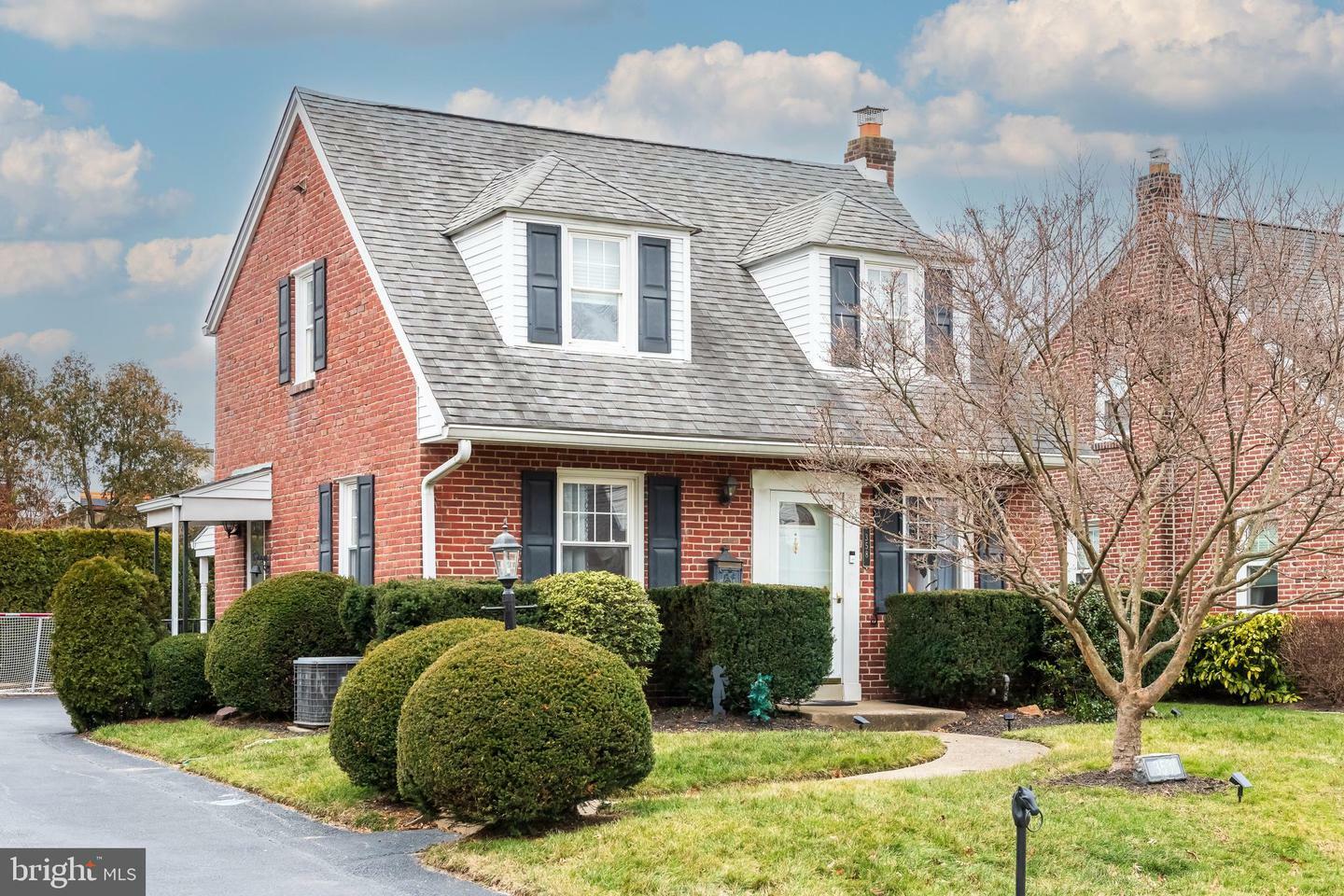 Property Photo: 358 Inwood Road PA 19003