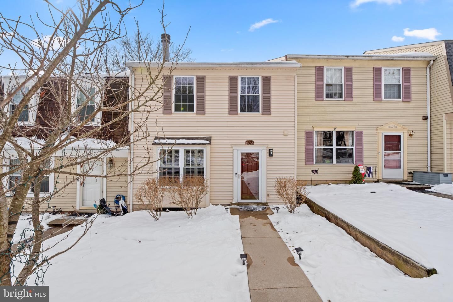 Property Photo:  18656 Winding Creek Place  MD 20874 