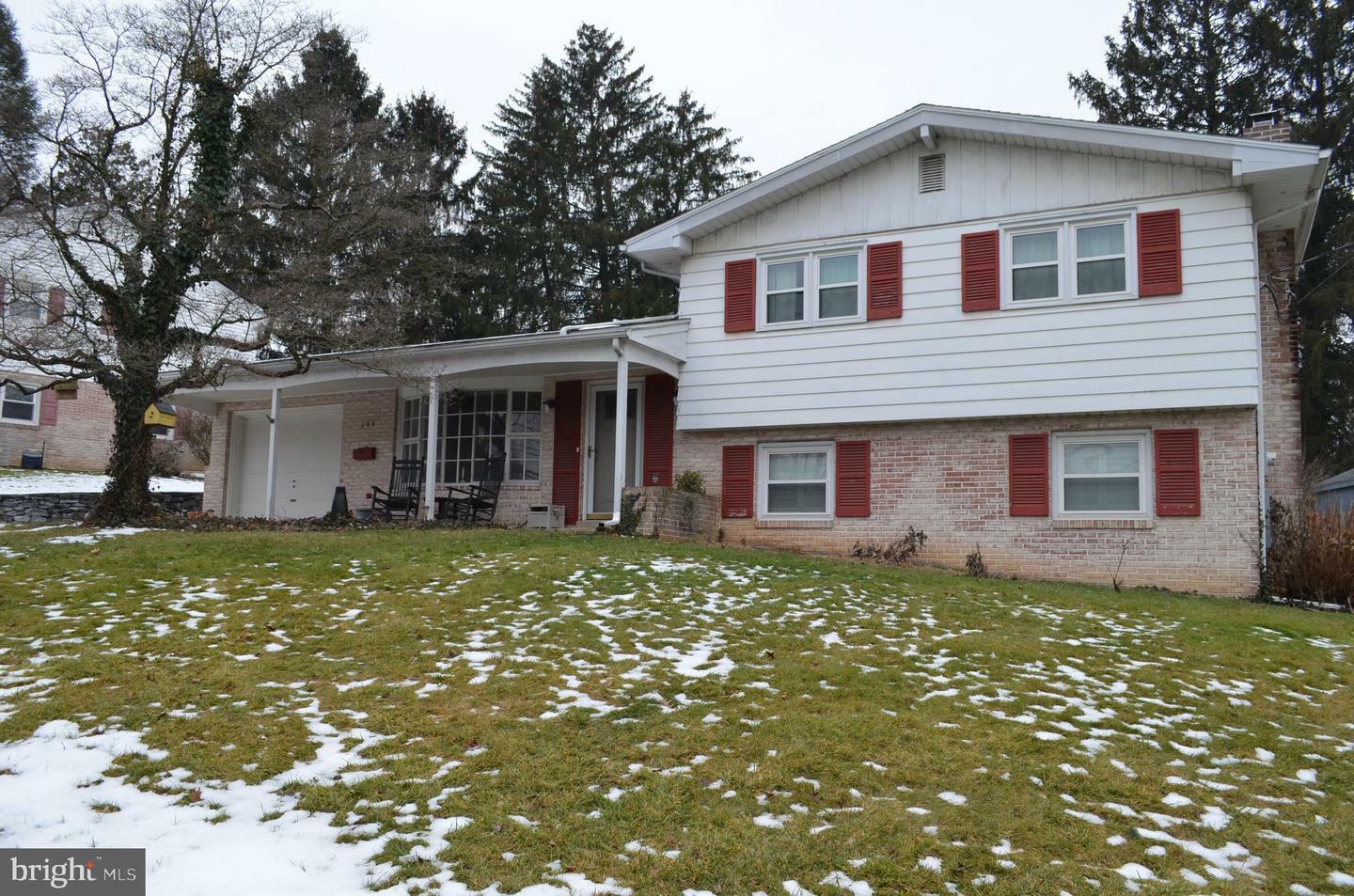 Property Photo:  104 Green Lane Drive  PA 17011 