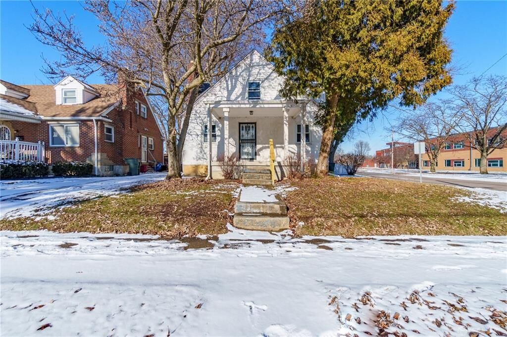 Property Photo: 2901 Oakridge Drive OH 45417