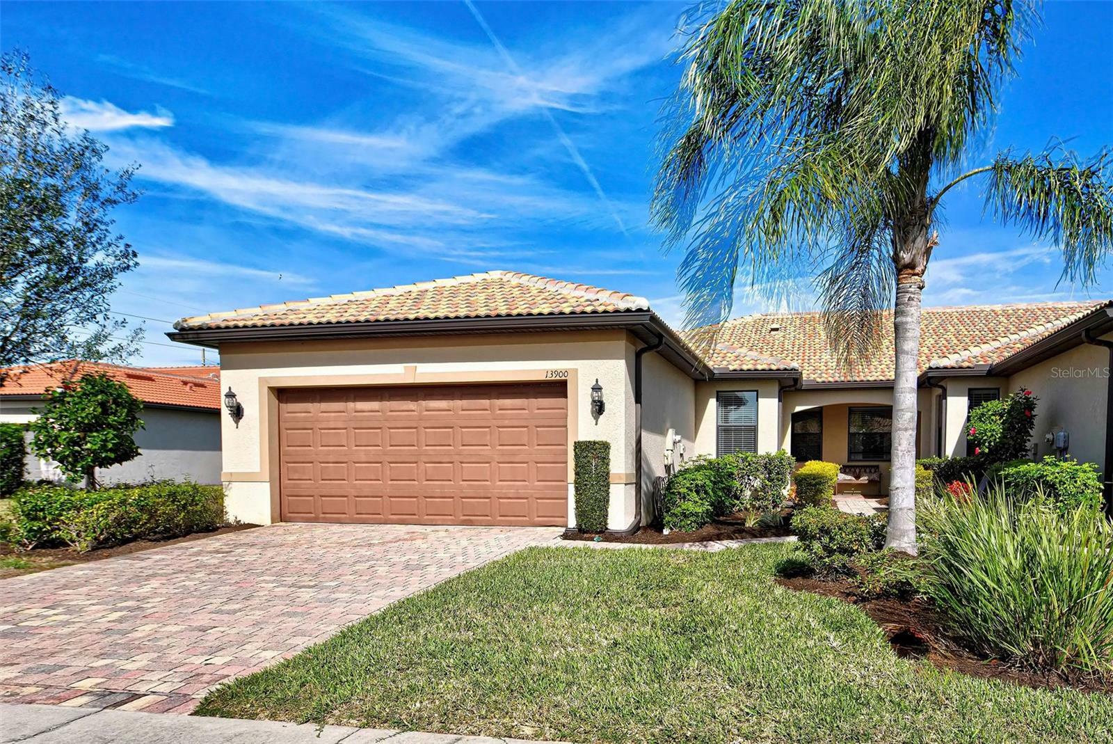 Property Photo:  13900 Alafaya Street  FL 34293 