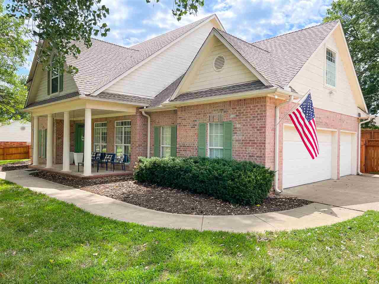 Property Photo:  1508 N Pecan  OK 74604 