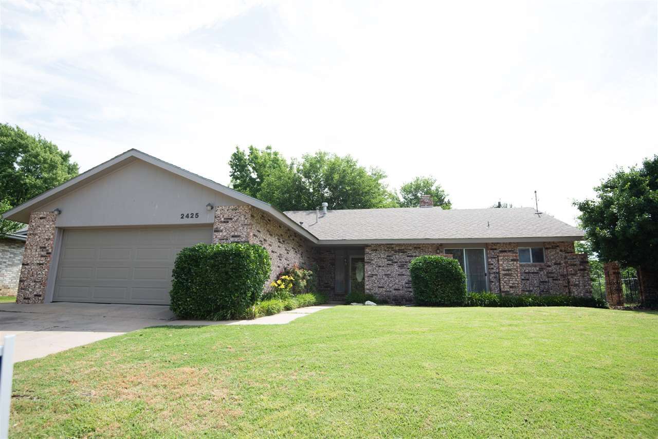 Property Photo: 2425 Kingston Rd OK 74604