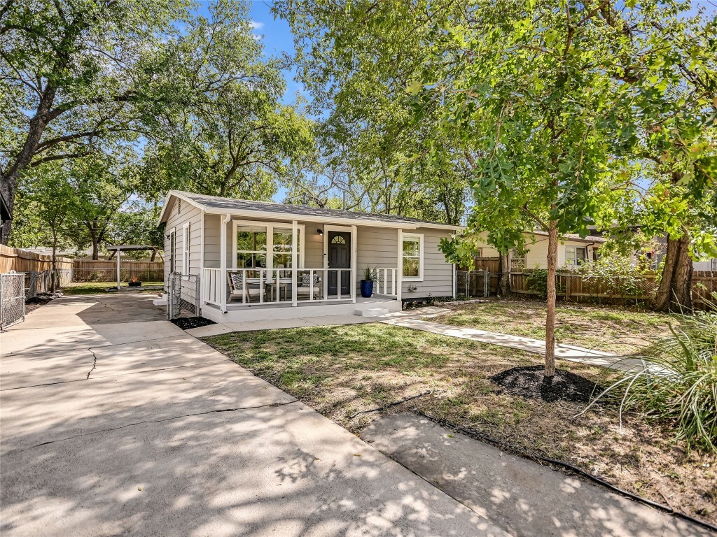 Property Photo:  1119 Mark Street  TX 78721 