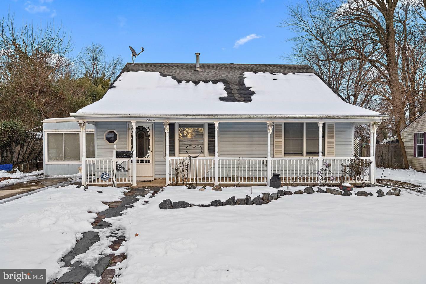 Property Photo: 11 Angola Road DE 19720