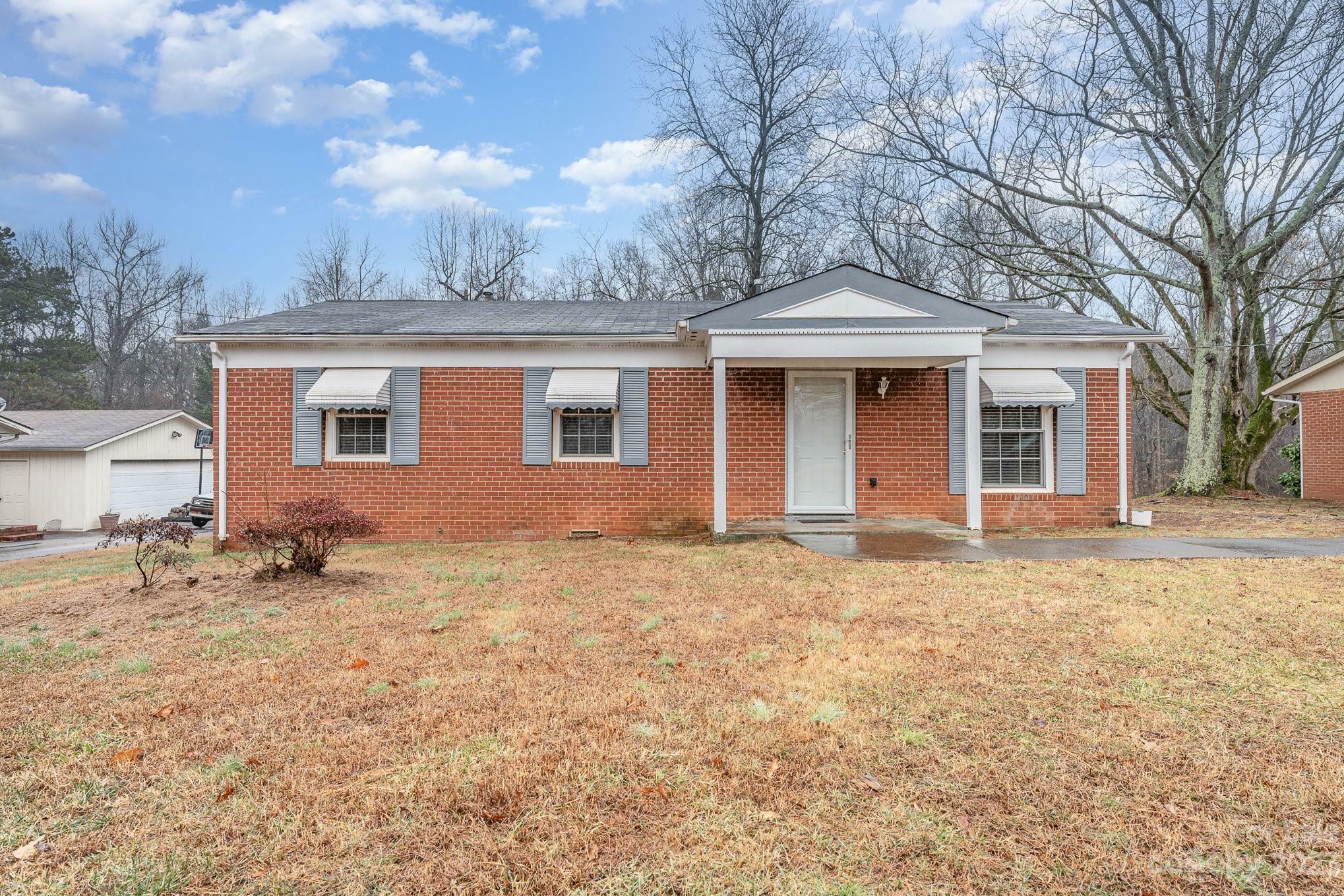 Property Photo:  1097 King Street  NC 28625 