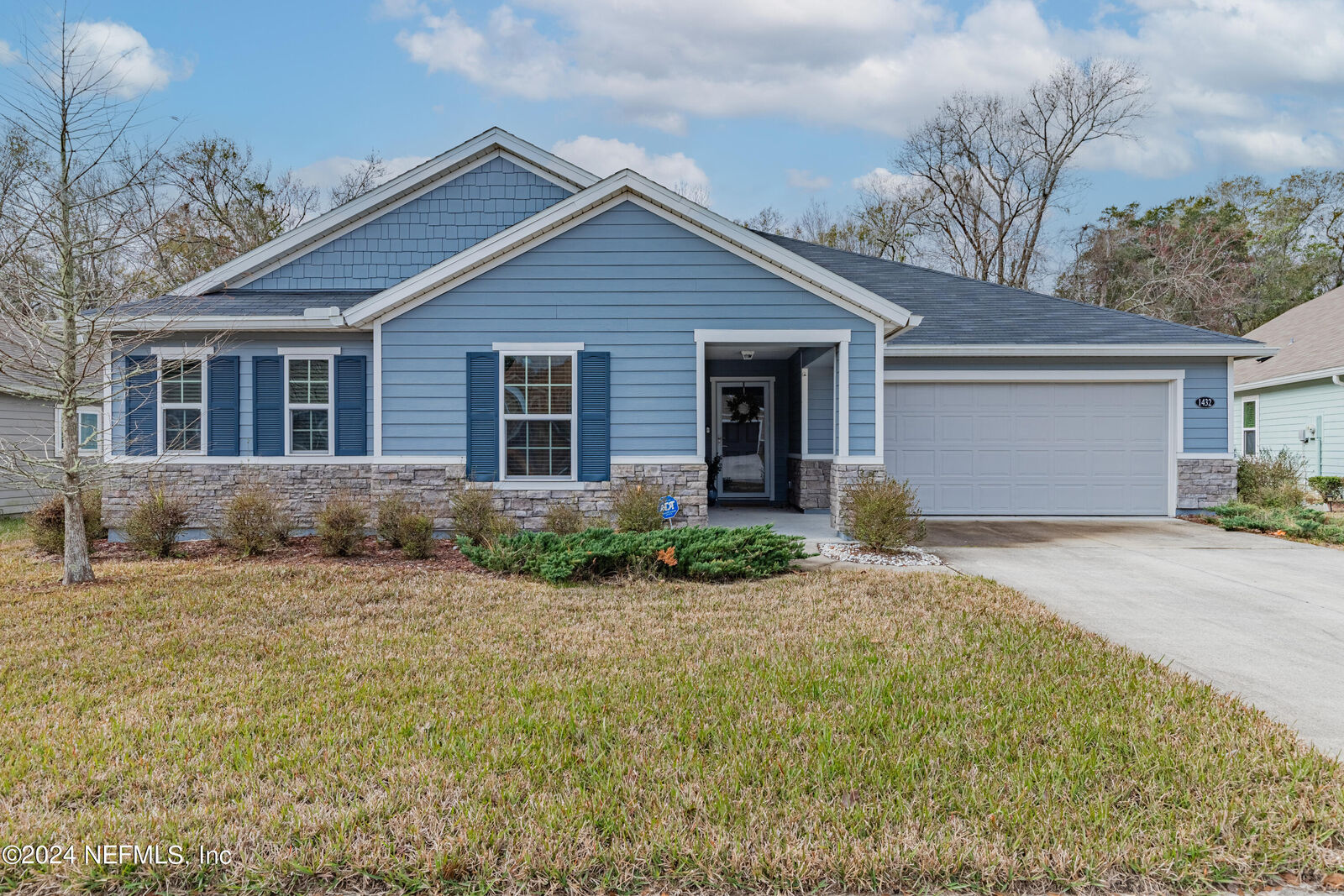 Property Photo: 1432 Deshazo Court FL 32221