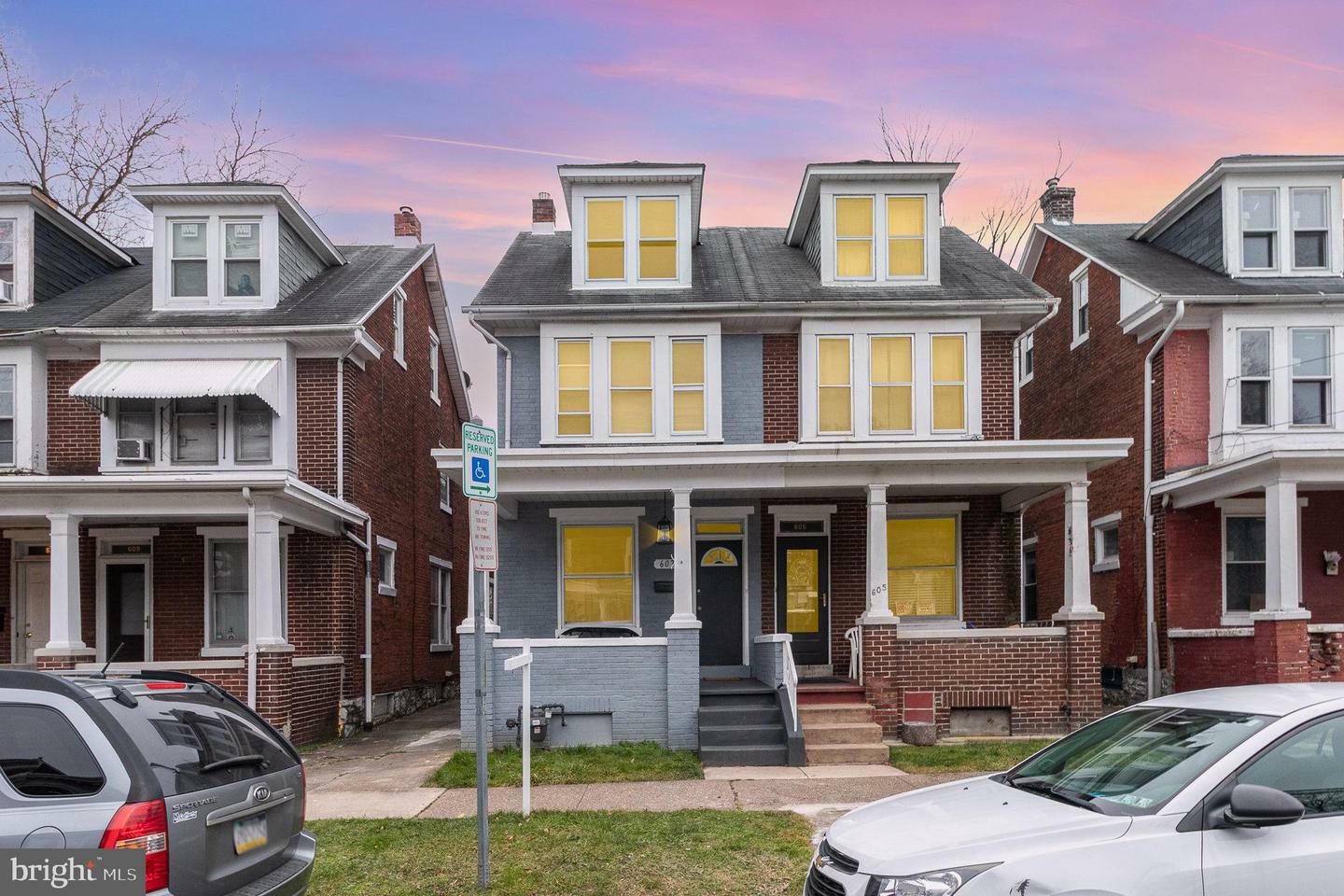 Property Photo:  607 Seneca Street  PA 17110 