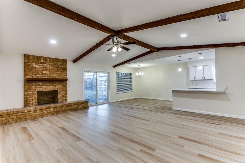 Photo de la propriété:  3012 Phoenix Drive  TX 76116 