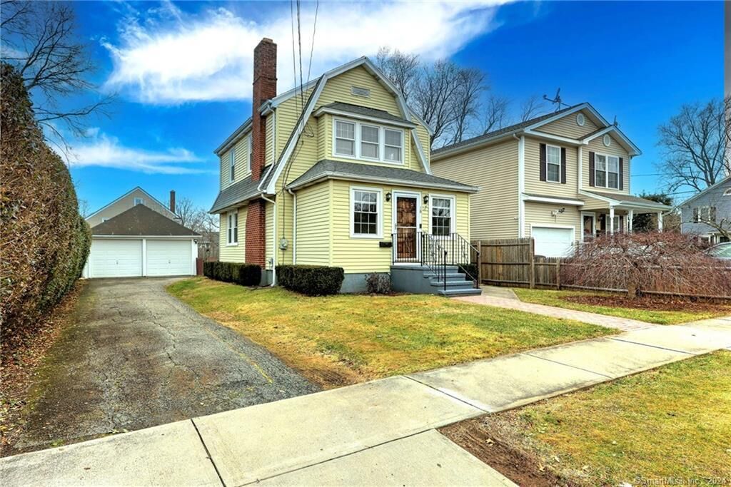 Property Photo:  18 Cowles Street  CT 06461 