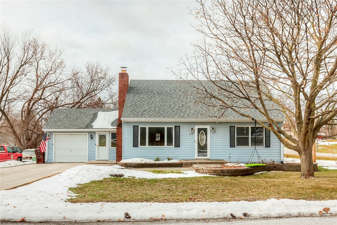 Property Photo:  428 Woodlawn Street  IA 50161 