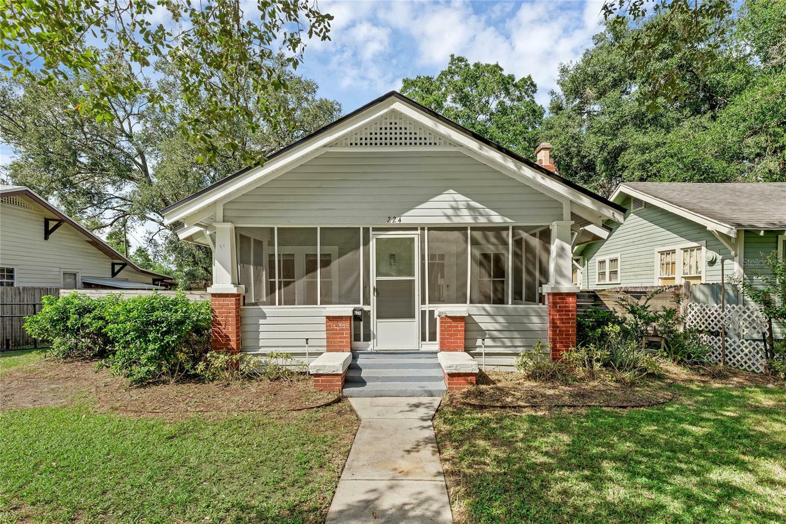 Property Photo:  224 W 19th Street  FL 32771 