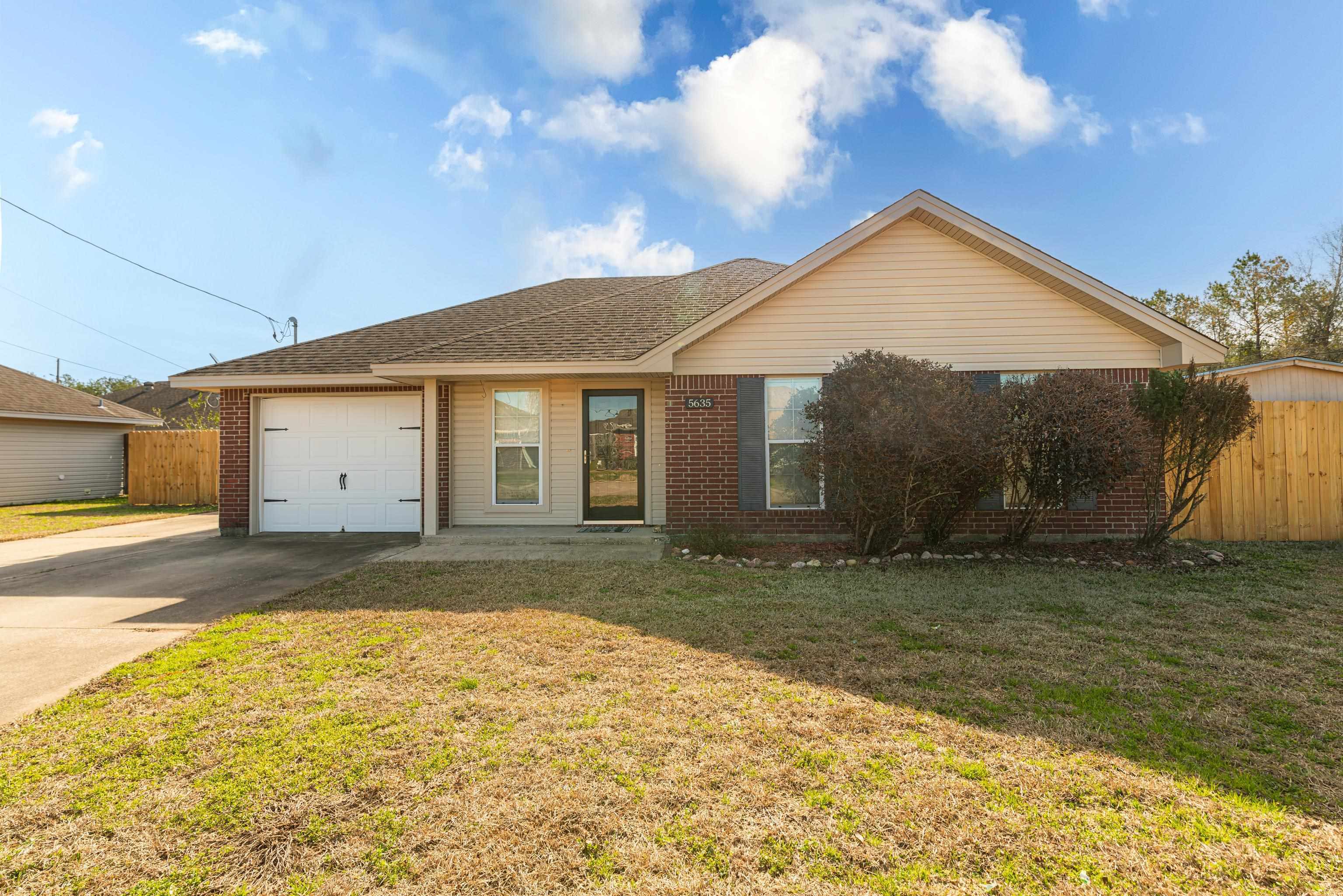 Property Photo:  5635 Springfield Circle N  TX 77657 