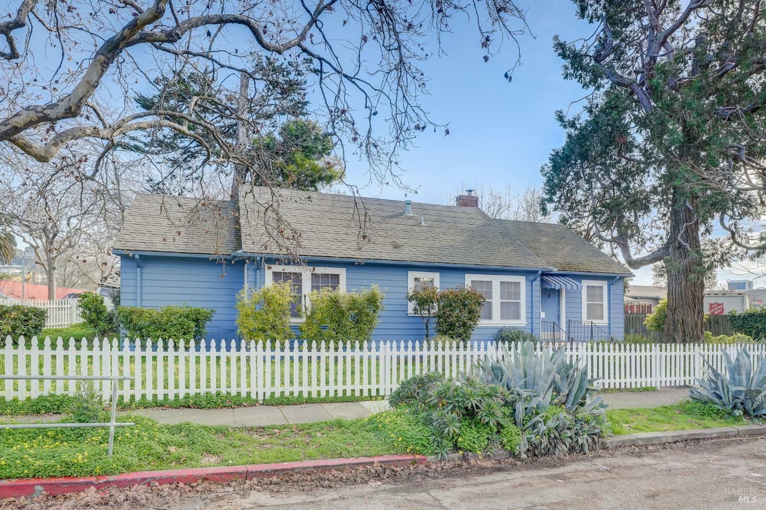 Property Photo:  50 Mary Street  CA 94901 