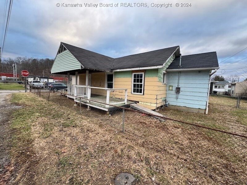 Property Photo: 5001 Altizer Avenue WV 25705