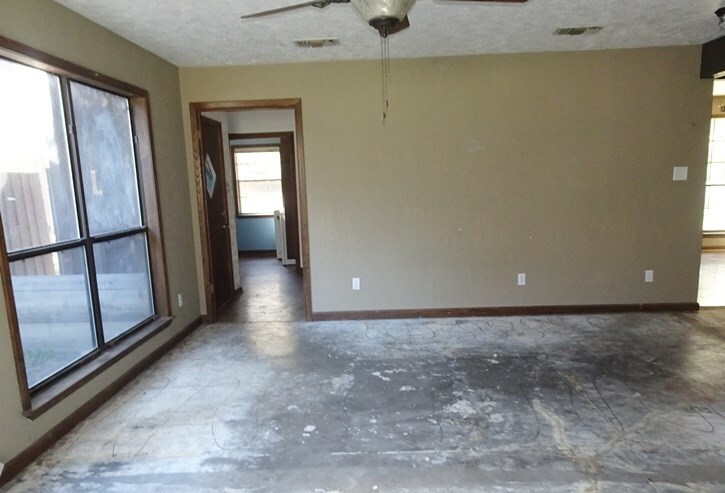 Property Photo:  185 Hickory Dr.  TX 77360 
