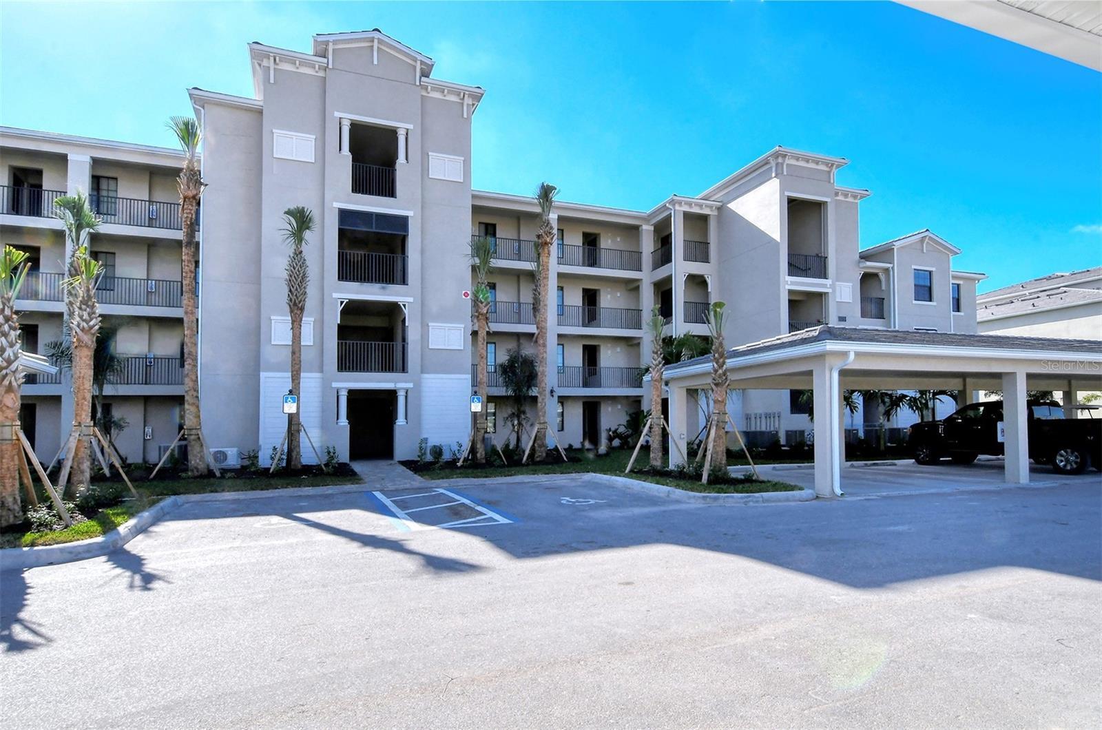 Property Photo: 18008 Gawthrop Drive 305 FL 34211