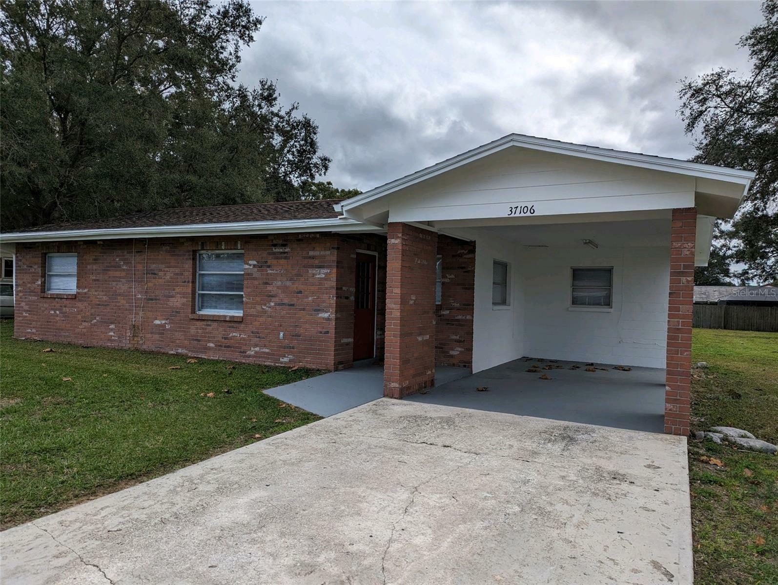 Property Photo:  37106 Mandarin Avenue  FL 33541 